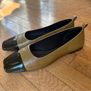 Vagabond Olive and Black Flats